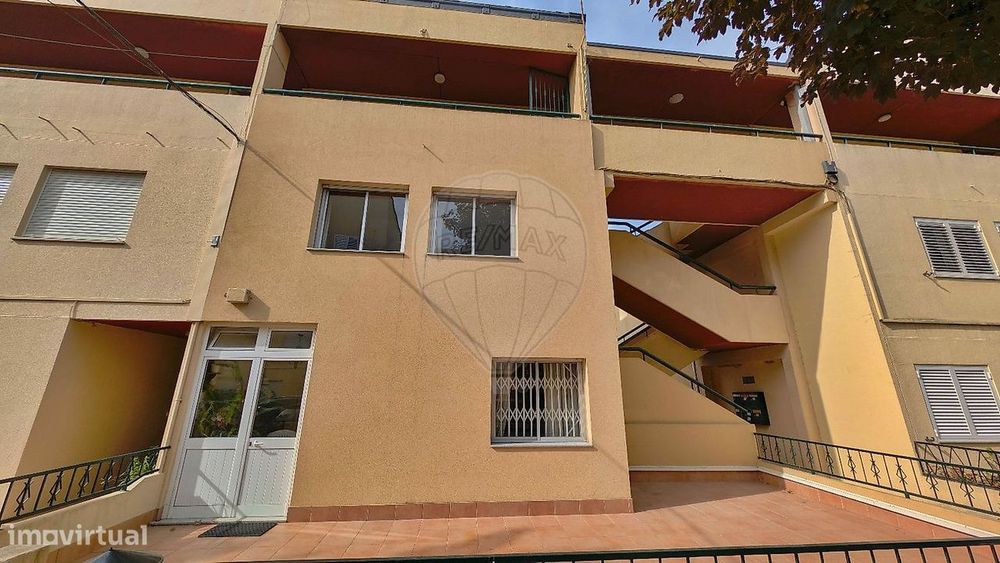 Moradia T4 para venda