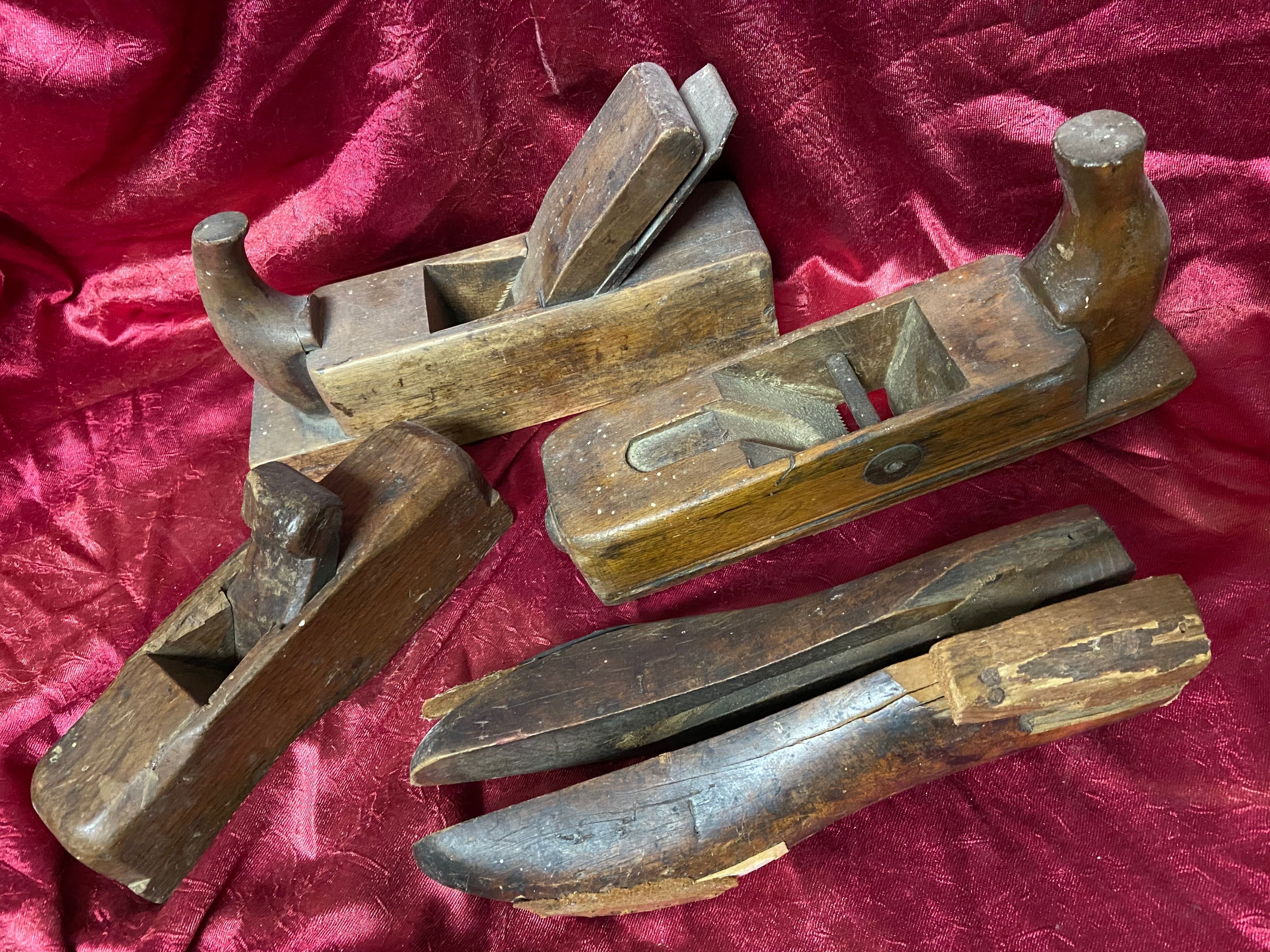 Ferros e ferramentas antigas