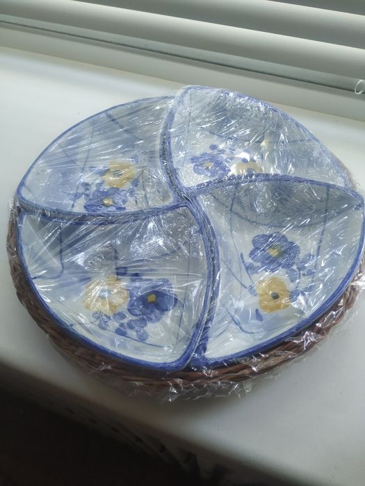 Керамическое блюдо.