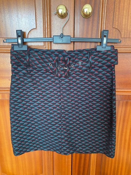 Saia Bershka verde/preta