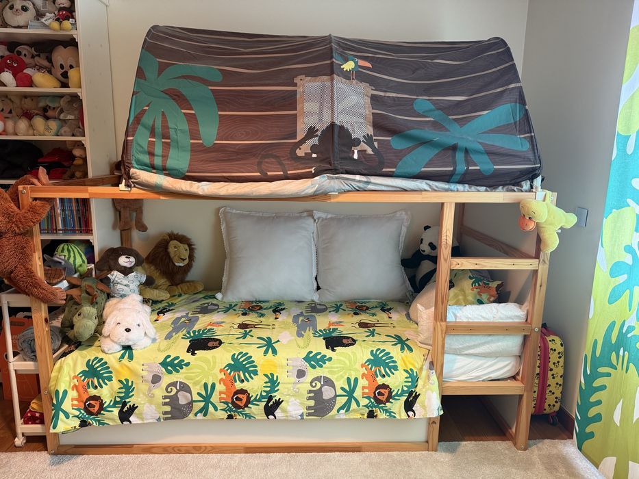 Cama Kura Ikea com dorsal + decoração