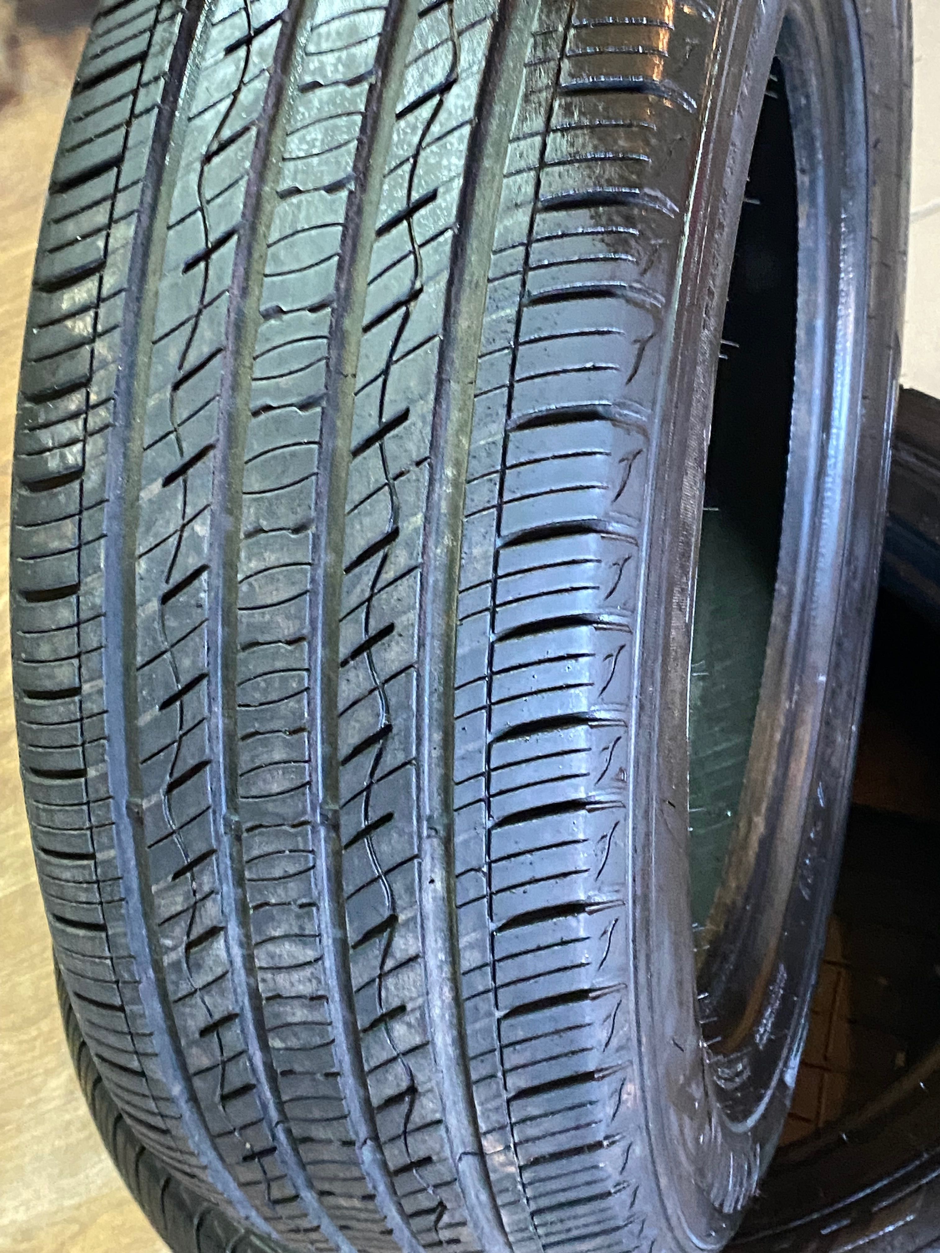 R17 225/60 KUMHO