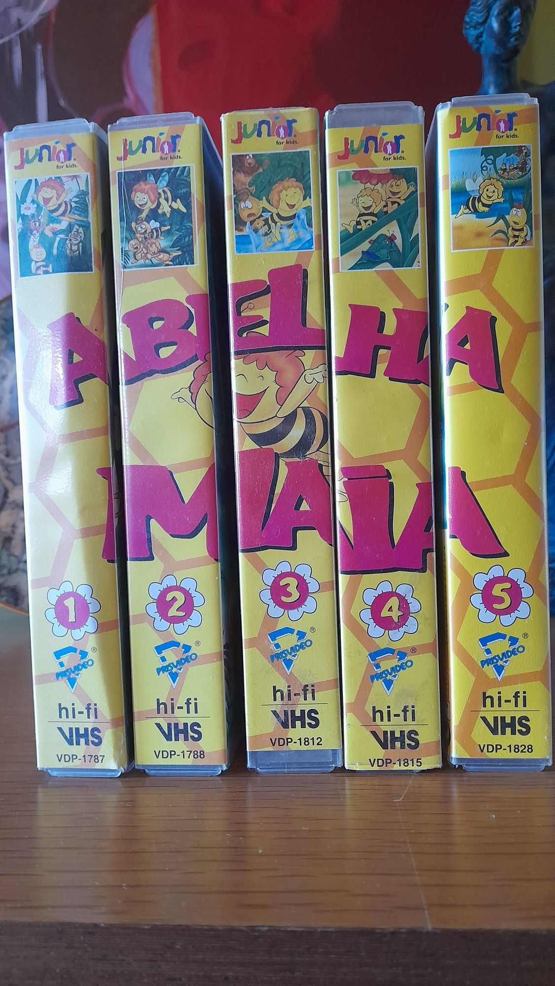 5 Cassetes VHS Abelha Maia