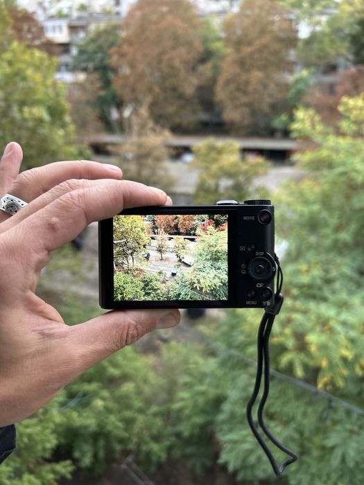 цифровая фотокамера фотоаппарат  Sony Cyber-shot