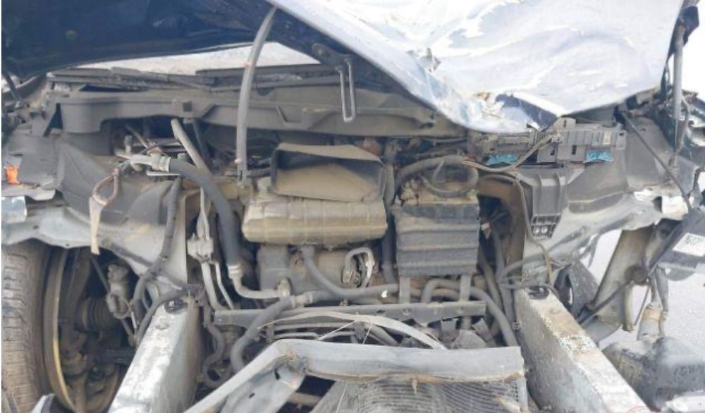 Тесла X продаж в дорозі