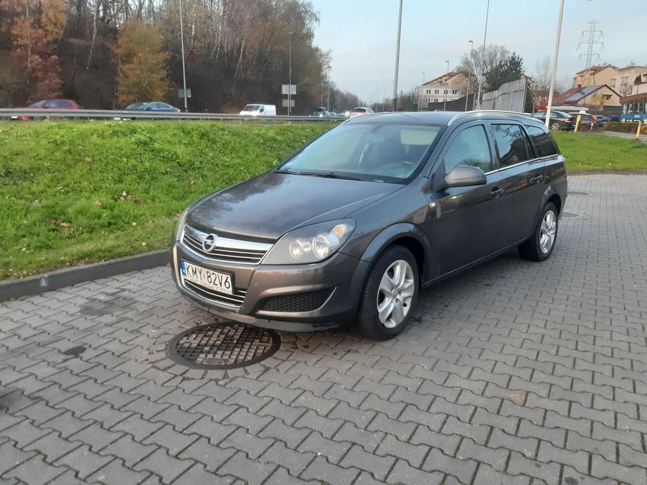 Opel Astra H kombi 1.6 benzyna doinwestowana