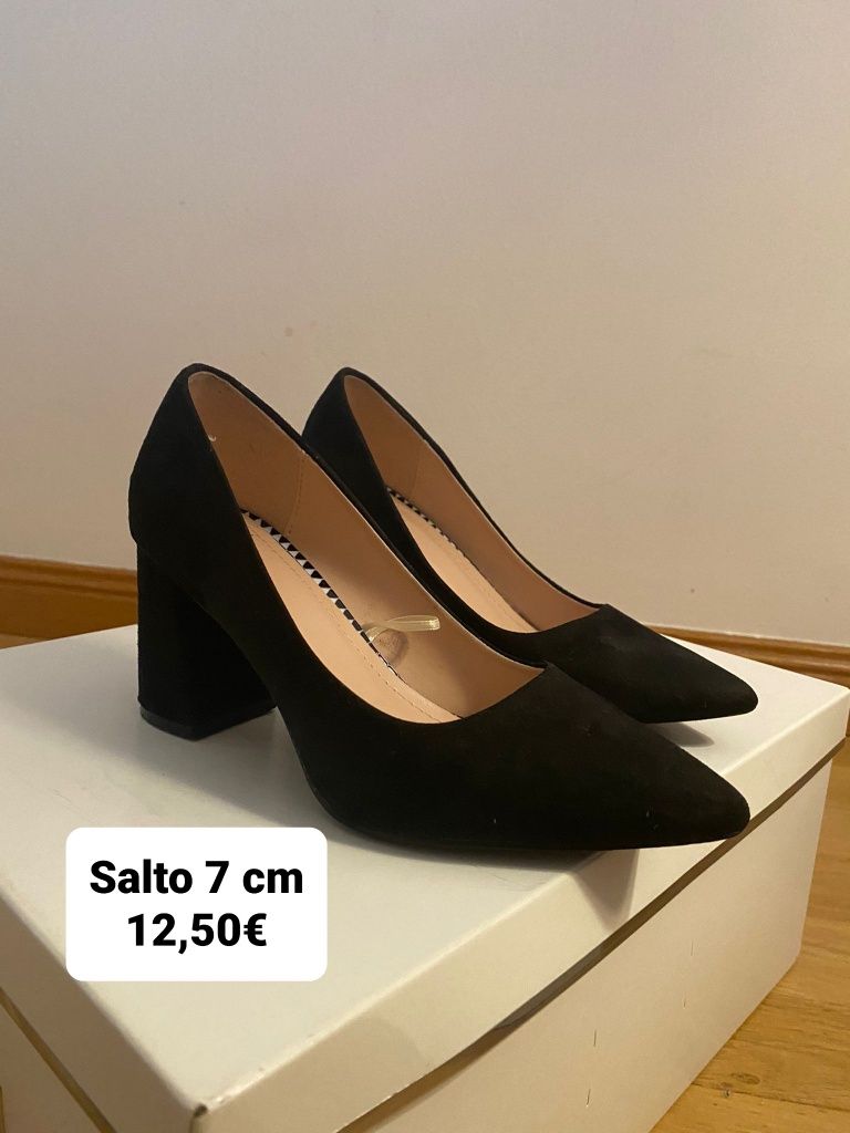 12.50€ cada- Sapatos e Bota tamanho 35