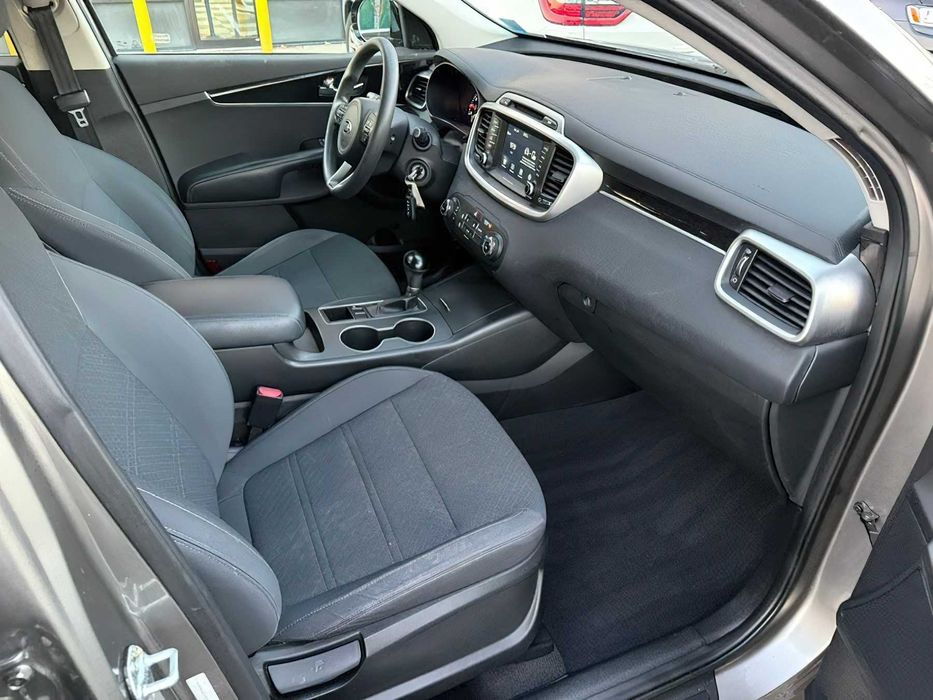 Kia Sorento LX      2018