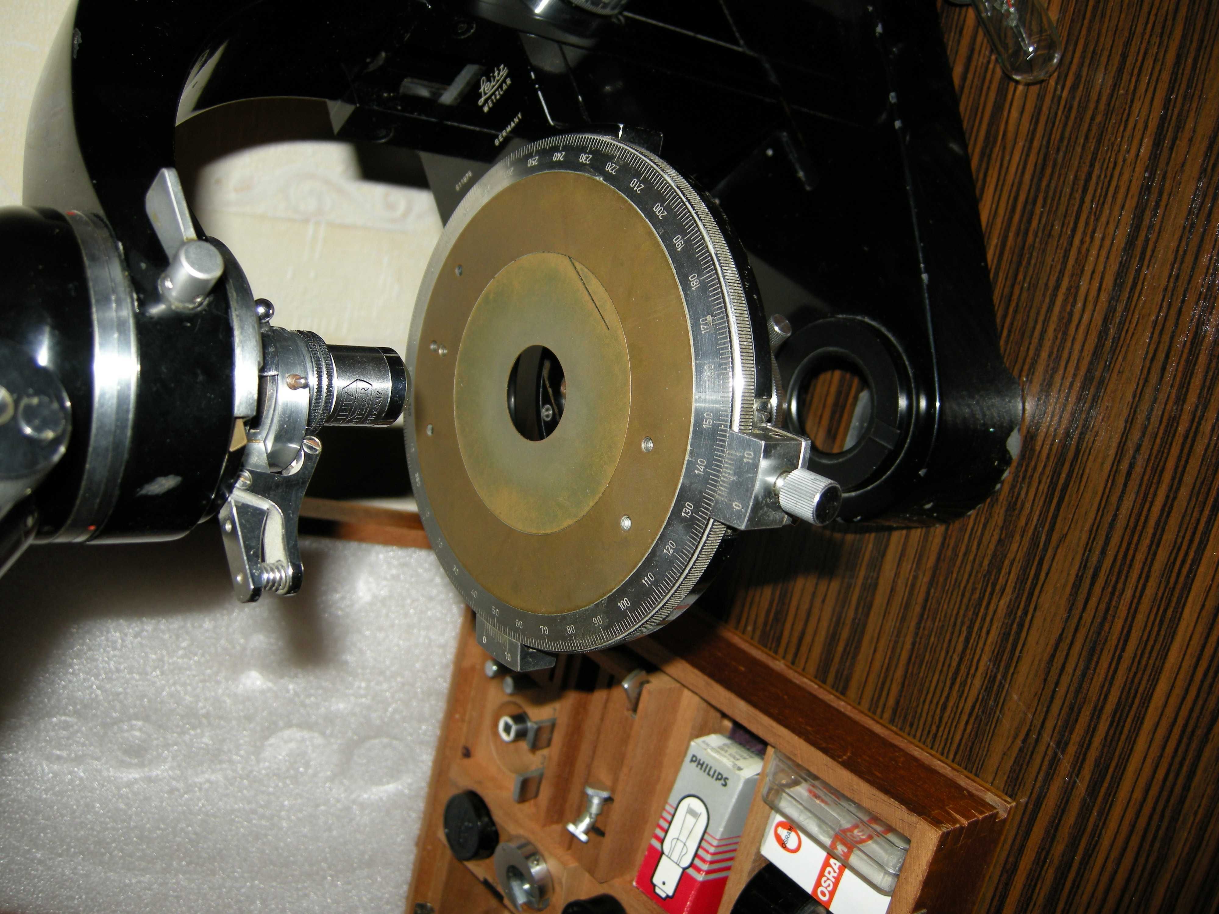 Mikroskop Leica z Niemiec