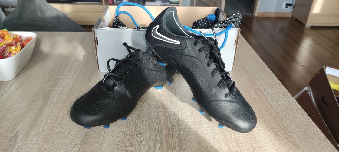 Nowe korki profesjonalne Nike LEGEND 9 ELITE FG Roz. 41 z gwarancją