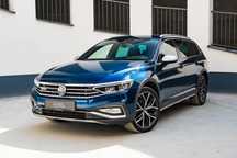 Volkswagen Passat 4Motion TopLED ACC Webasto Kamera Hak CarPlay Gwarancja ASO FV23