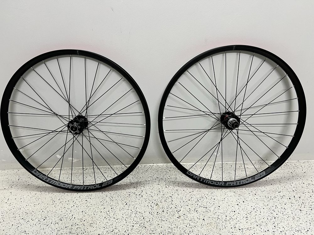 Koła 29” BOOST MTB/XC/ENDURO Dartmoor Novatec Sapim