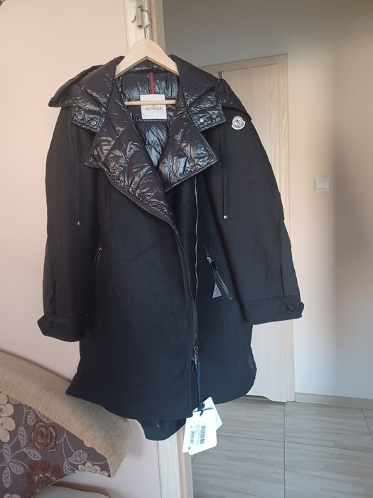 Kurtka-plaszcz Moncler rozmiar M-L .nowy