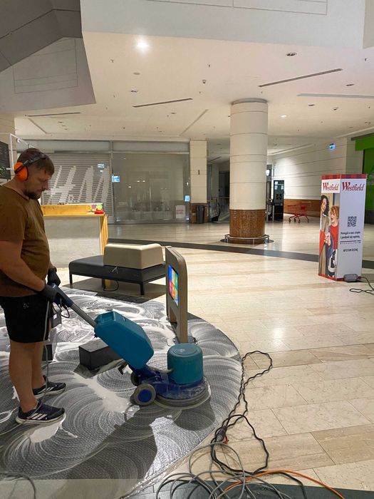 Pranie tapicerki (kanap, krzeseł, wykładzin, dywanów) i sprzątanie