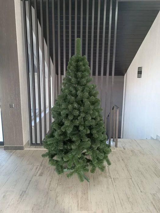 Ялинка, Ёлка Класична пушиста з підставкою