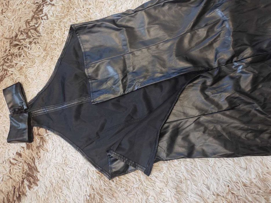 Відверта кожаная Сукня відкриті плечі Шкіряна Мини Платье Лак кожа