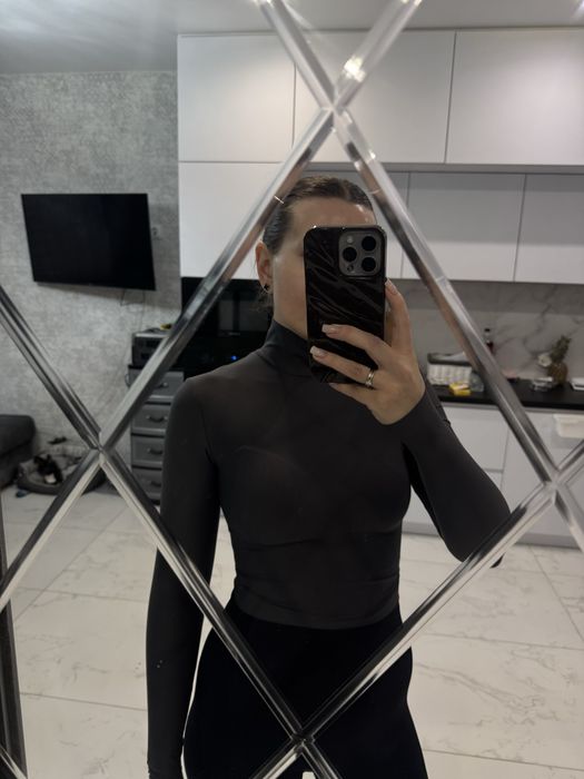 Топ oysho з вирізом на спині оригінал