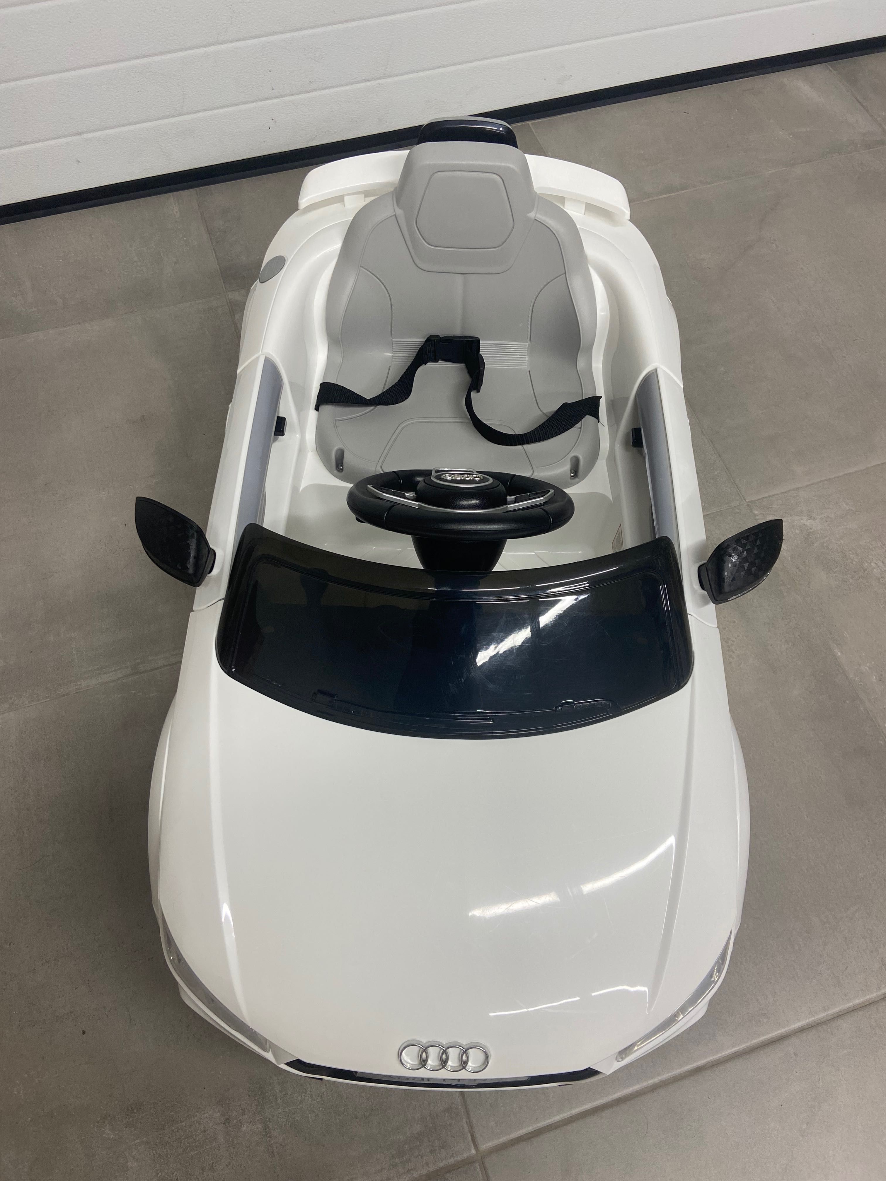 Carro elétrico criança - Audi TT pouca utilização