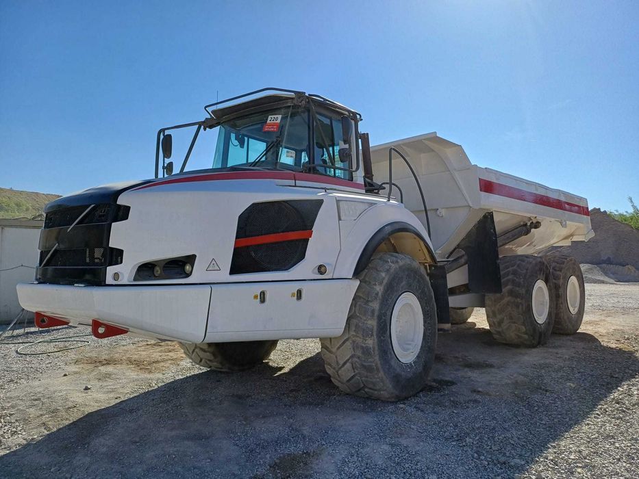 Wynajem maszyn budowlanych/Koparki/Walce/Spycharki/Równiarki/itp