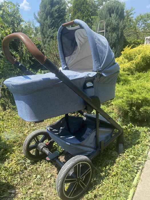 Продается коляска  2 в 1 Нуна микс в идеал.  состоянии с автокреслом