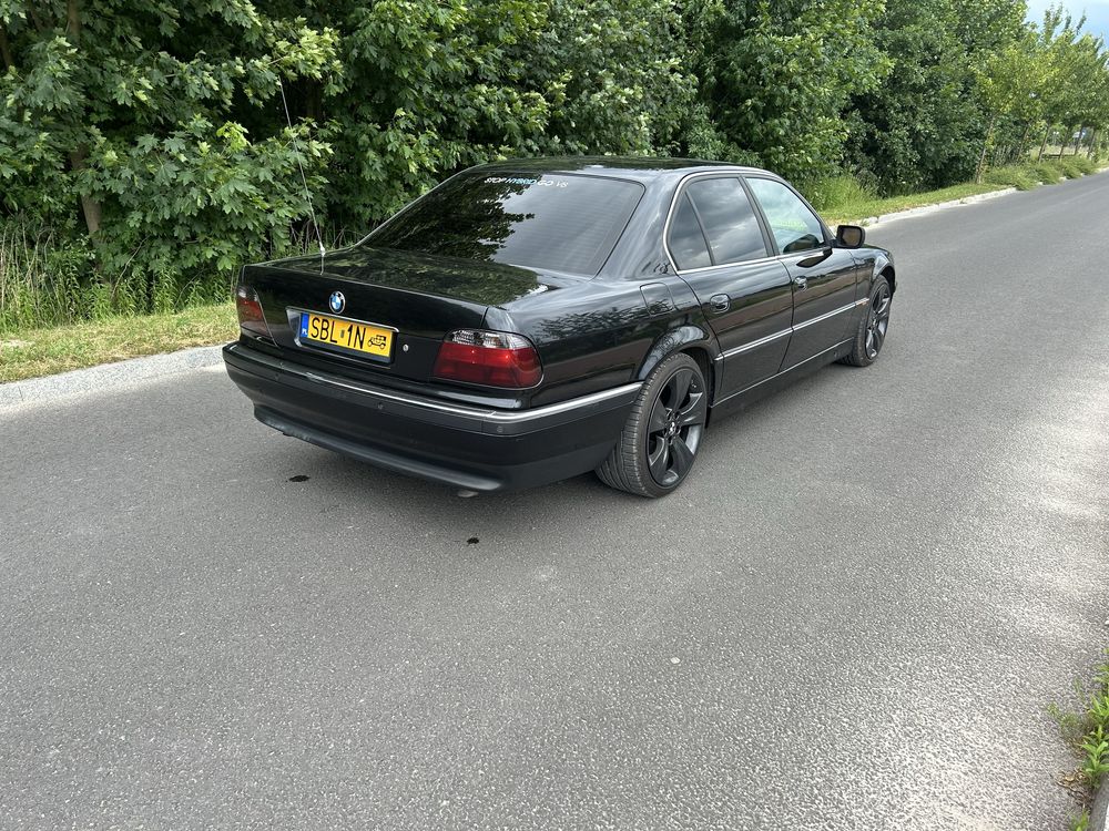 BMW Seria 7 E38 730i