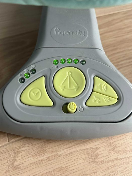 INGENUITY Huśtawka z dźwiękiem