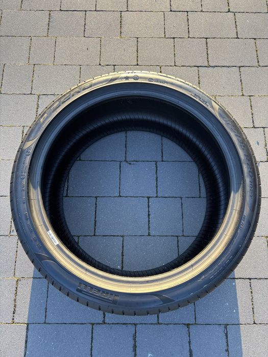 Opona Pirelli 275/35 R20 P Zero