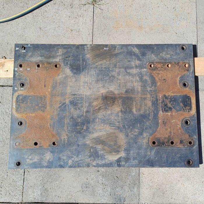 Продам б/у монтажную плиту под седло.