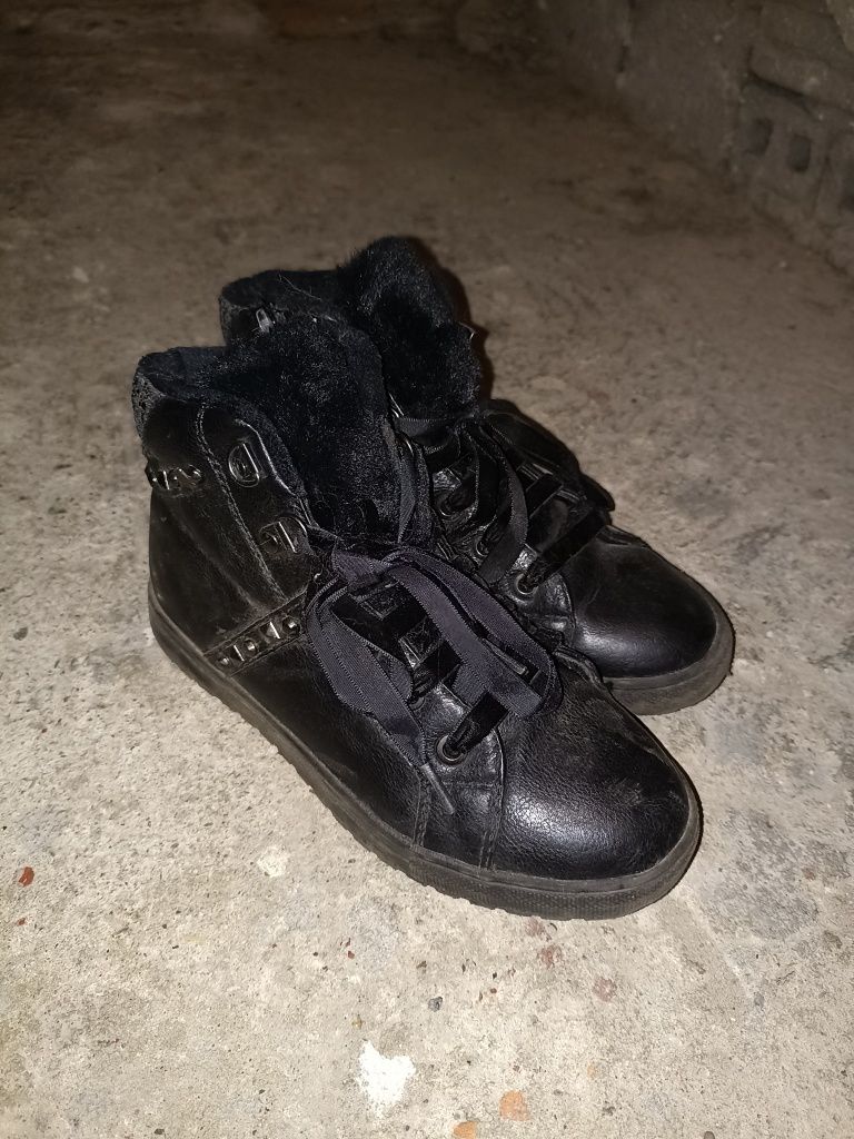 Buty zimowe dla dziewczynki r. 33