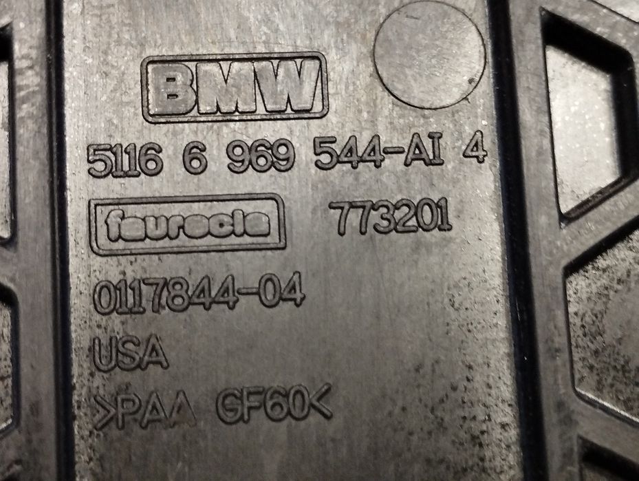 Підлокітник  бмв х5 е70 bmw x5 e70 подлкотник Розборка Шрот Разборка