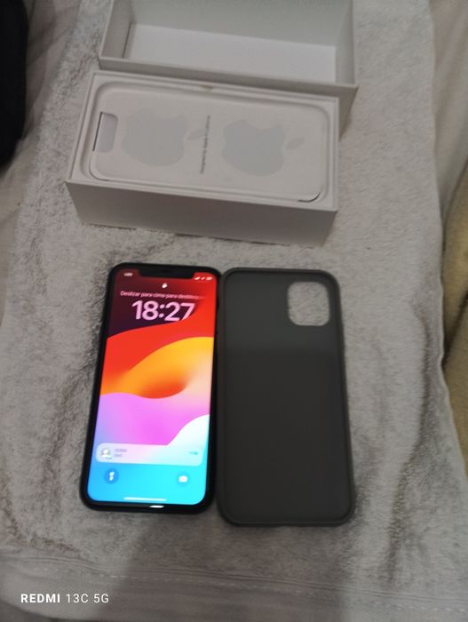 iPhone 11  64 gb