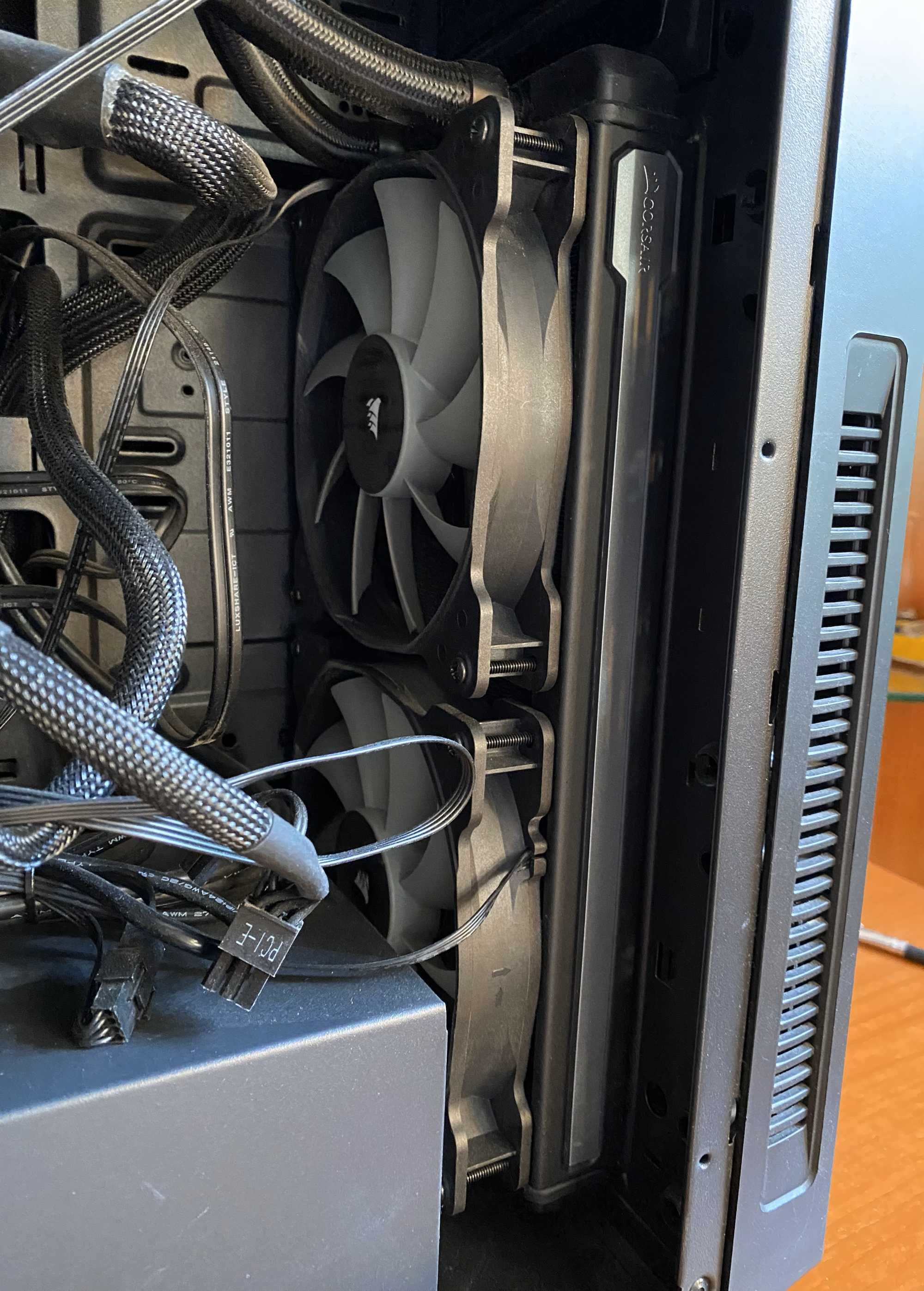 Компьютер, Intel I7-7700K 4.2 Ghz, Radeon RX 570 - 4 GB