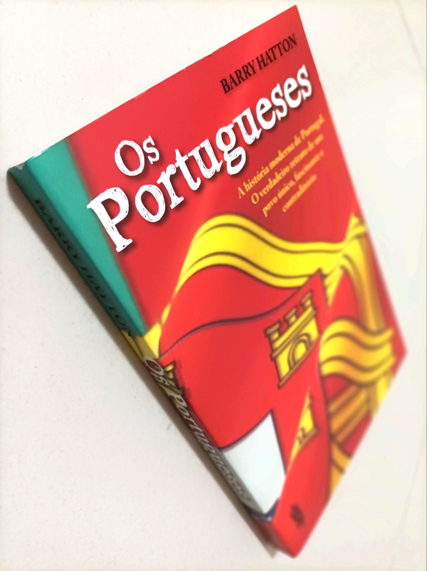 Livro: Os Portugueses de Barry Hatton
