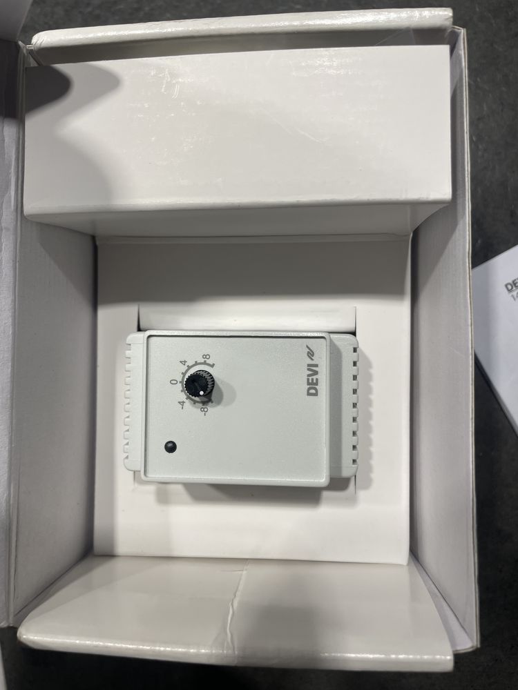 DEVI reg 330  termostat