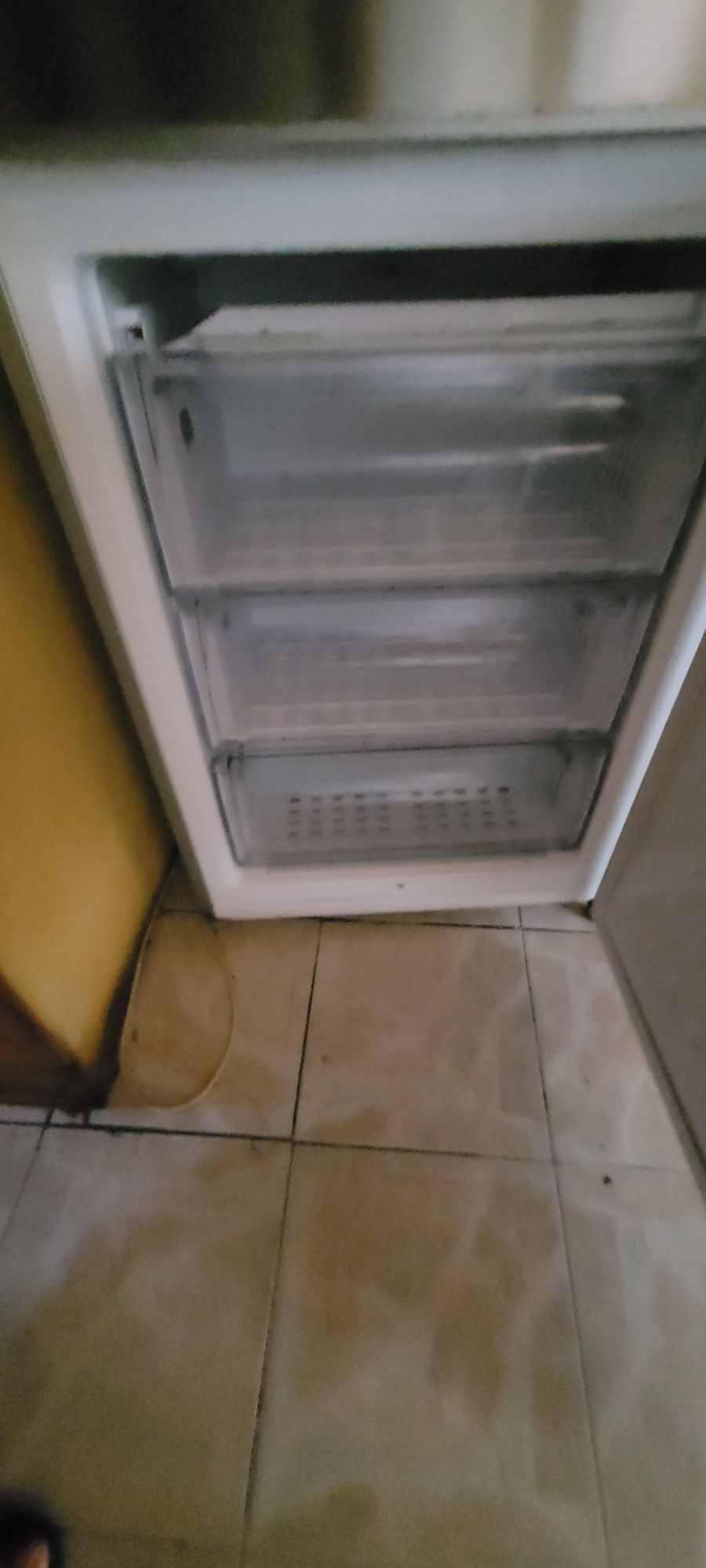 Lodówka no Frost bez rozmrażania srebrna inox Beko 180cm uszkodzona