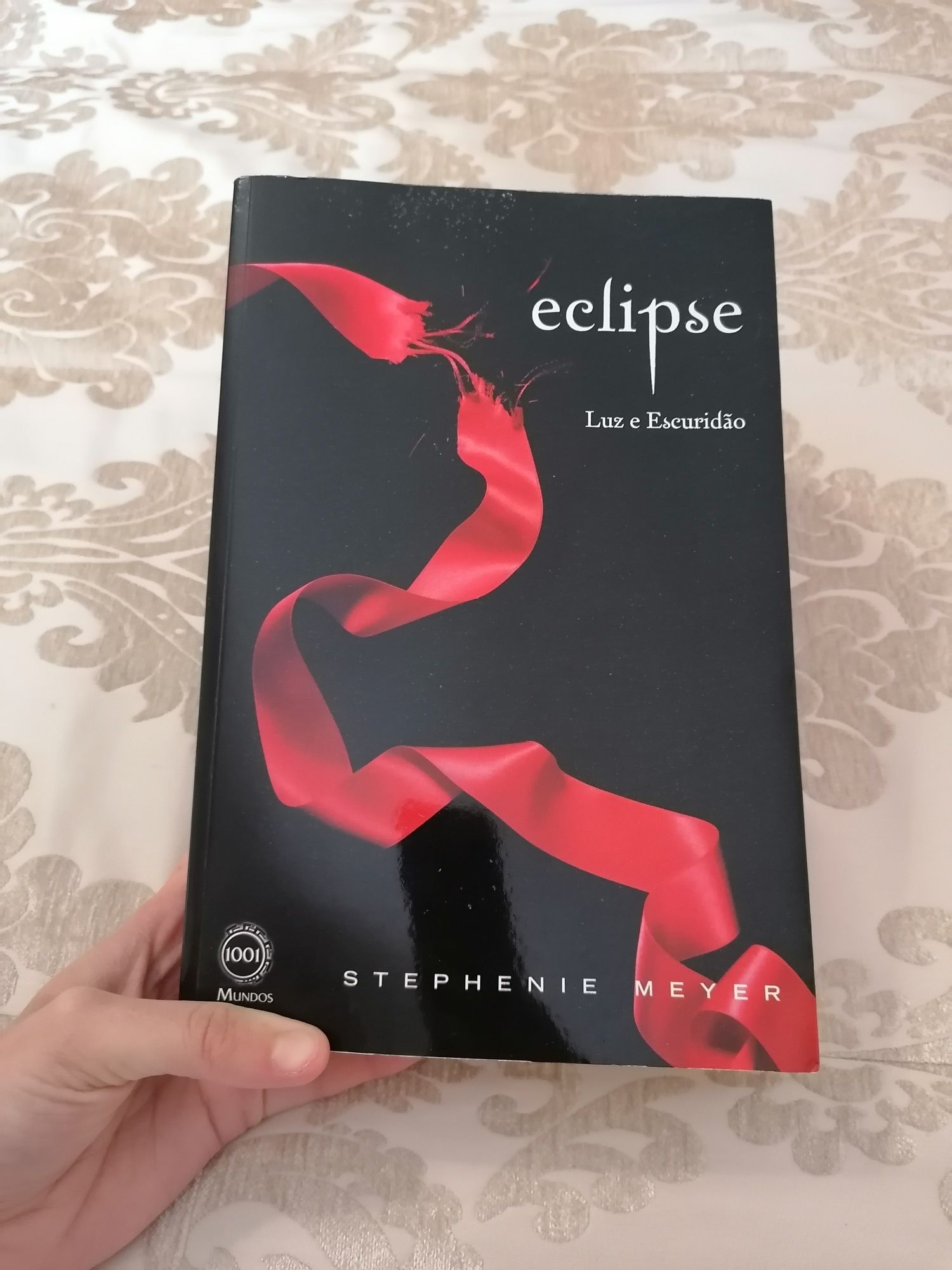 Livro Eclipse de Stephenie Meyer