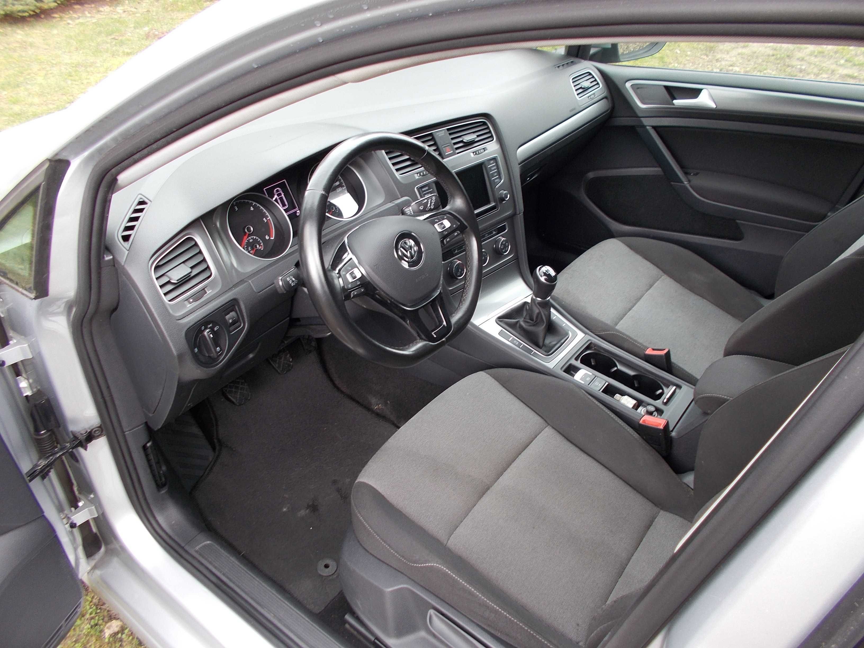 VW Golf 7 1.6 TDI uszkodzony