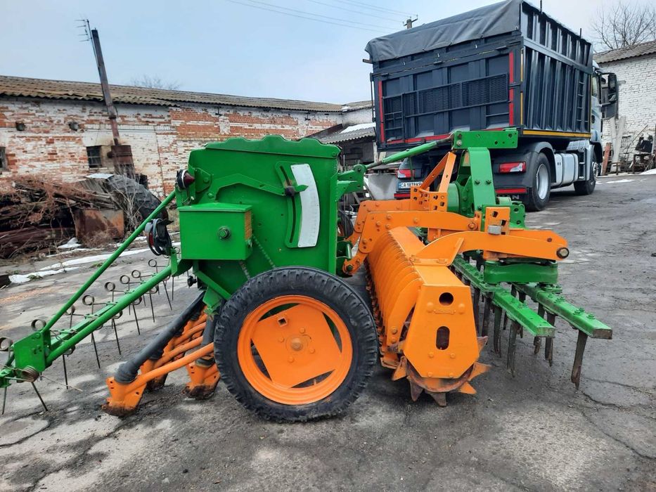 Продам сівалка та комплекс підготовки для грунту Amazone D8 Special