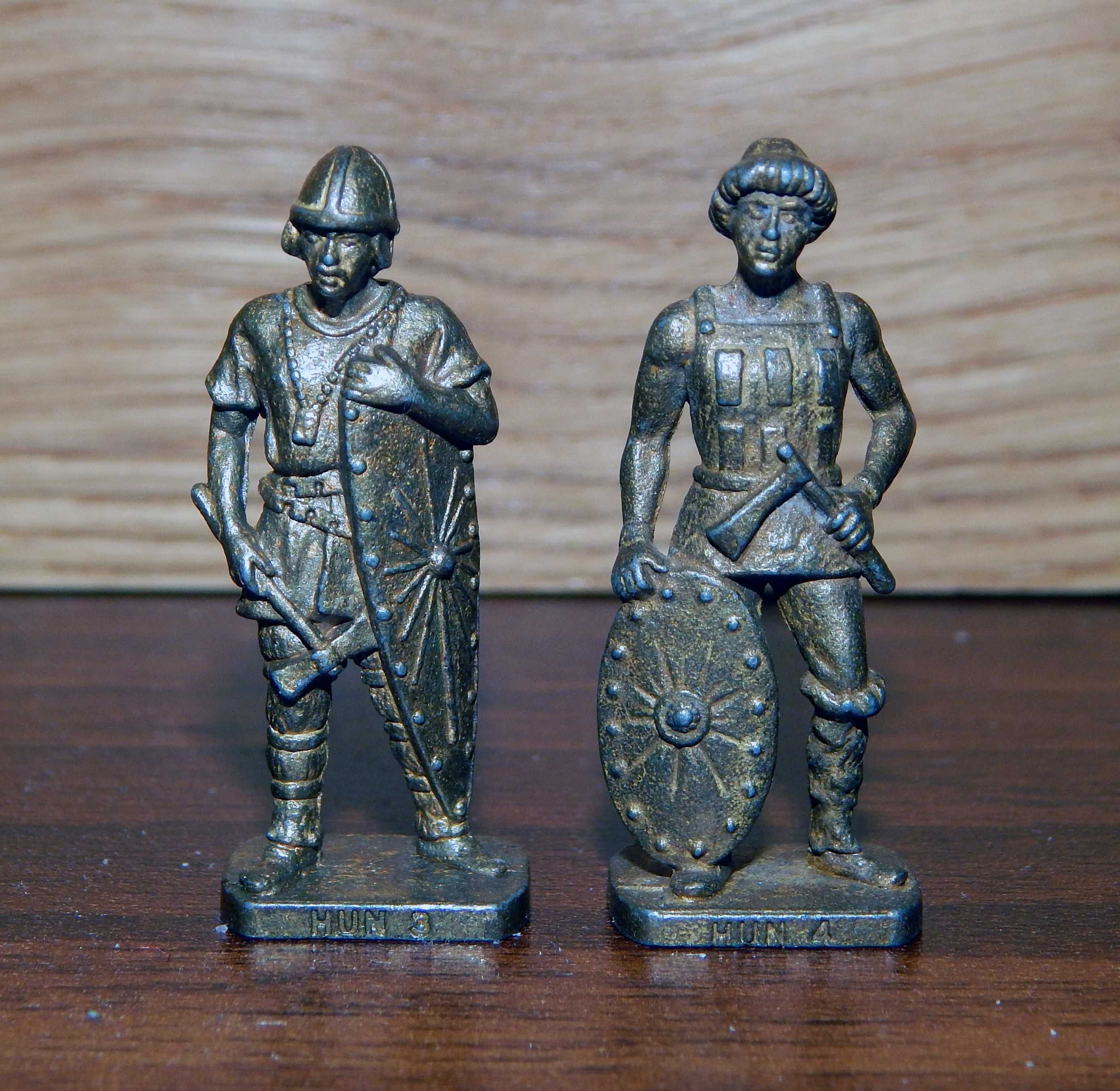 Kinder niespodzianka metalowe figurki