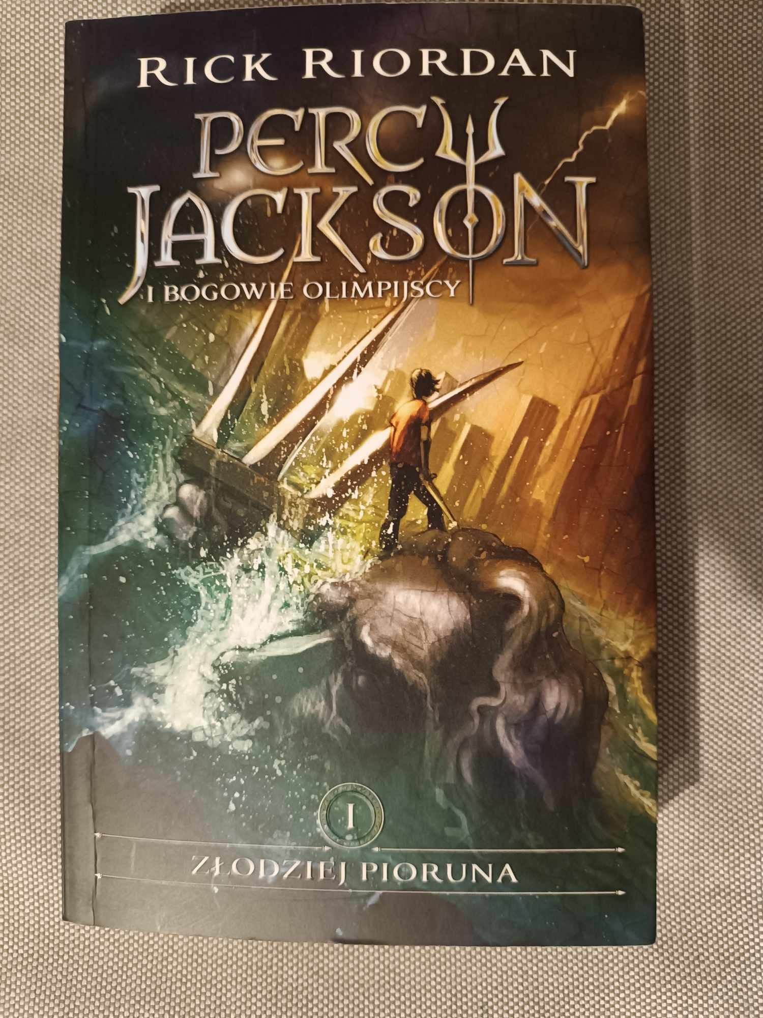 Percy Jackson I Bogowie Olimpijscy, cz.1 Złodziej Pioruna - R. Riordan