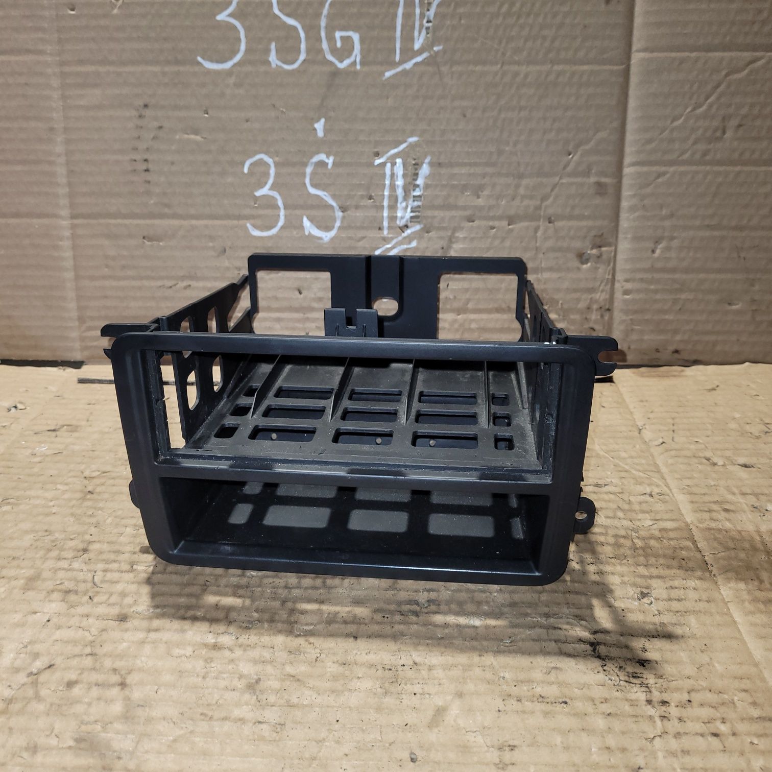 Ramka kosz radia 1DIN schowek vw T5 lift caddy III lift 2013r
