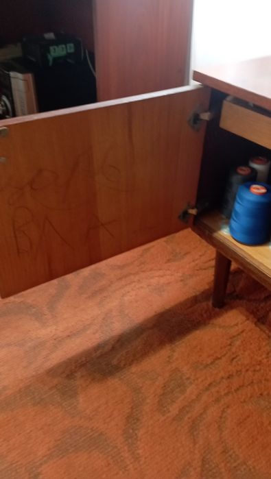 Продам трюмо б/у