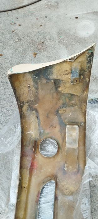 Parachoque em fibra para saxo.