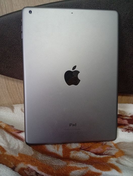 iPad 12.5.6  Модель MD785HC/B  16 ГБ пам'яті