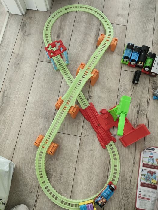 Track Master Tomek i Przyjaciele Hyper Glow + gratis