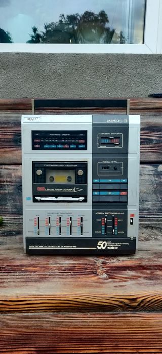Магнитофон Комета 225 С-3