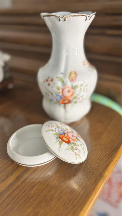 Jarra e Guarda Jóias em Porcelana