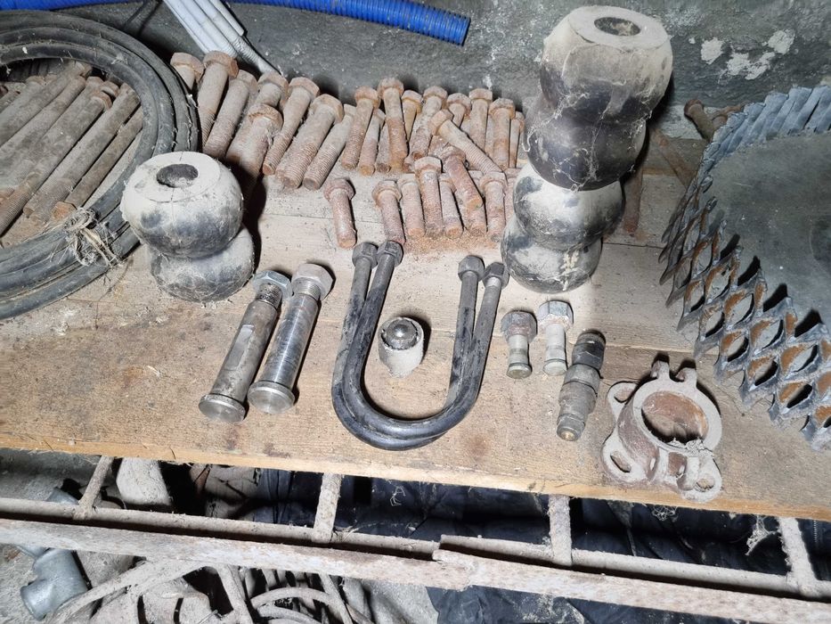 zestaw sworzeń zaczepu cybant śruby koła bałwanek odbój  d-47