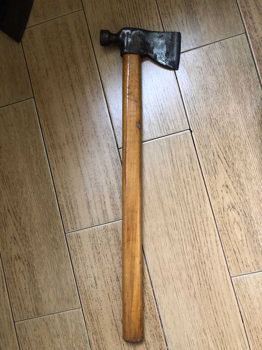 Тяжелый топор-молоток