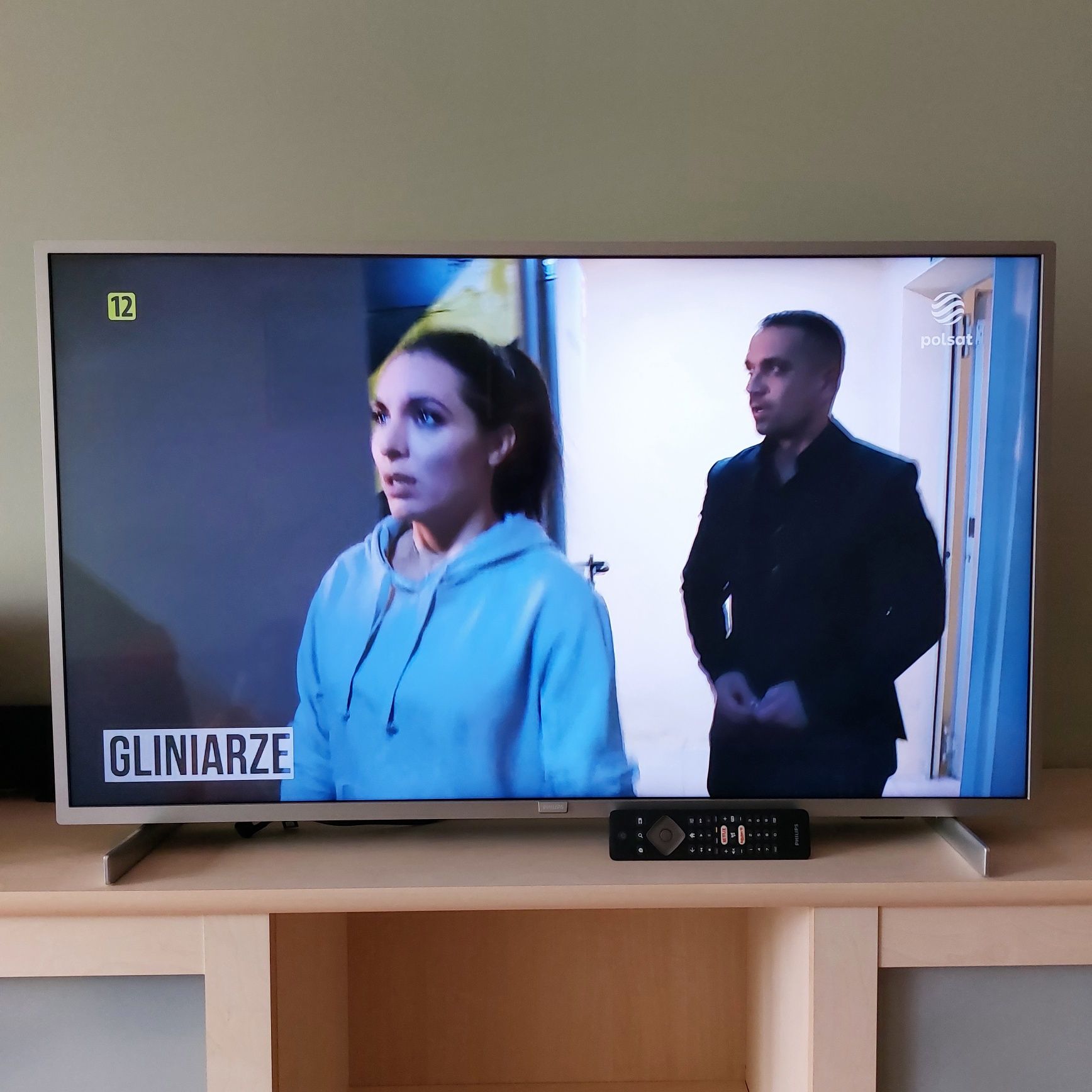 Sprzedam telewizor Philips LED43 na gwarancji do marzec 2026r.